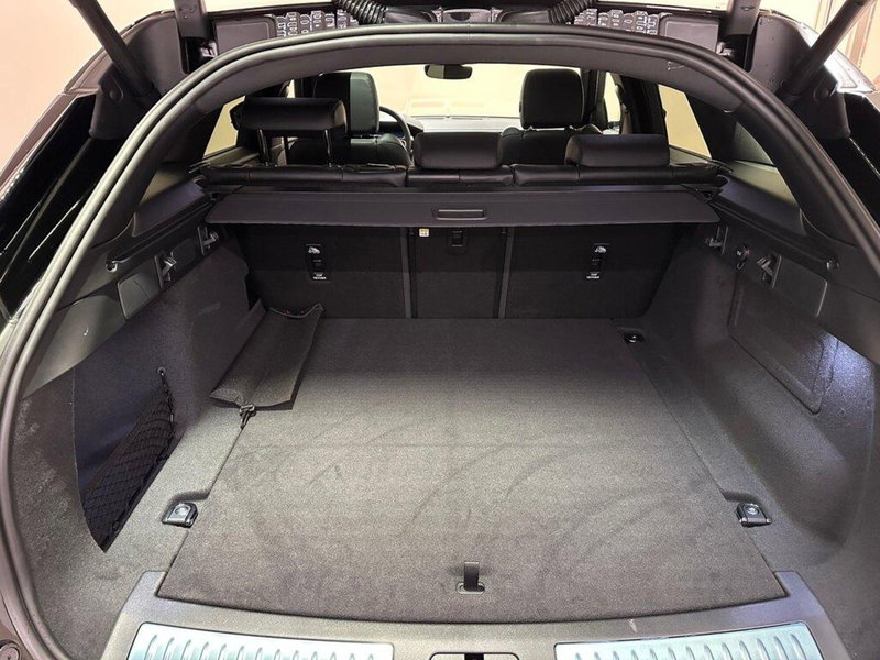Land Rover Range Rover Velar nuova a Varese (15)