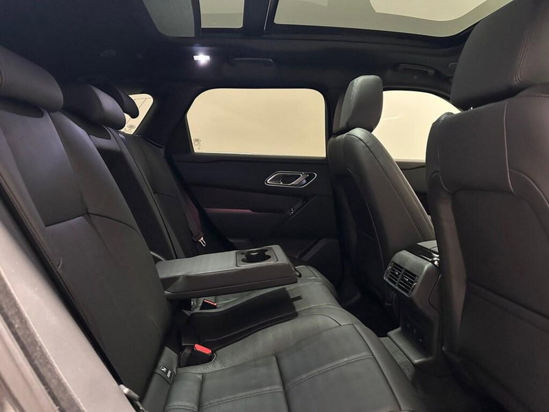 Land Rover Range Rover Velar nuova a Varese (5)