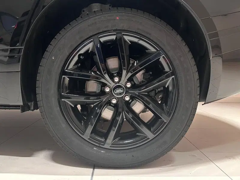 Land Rover Range Rover Velar nuova a Varese (9)