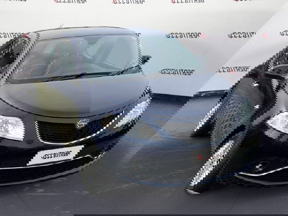 Lancia Ypsilon usata a Verona