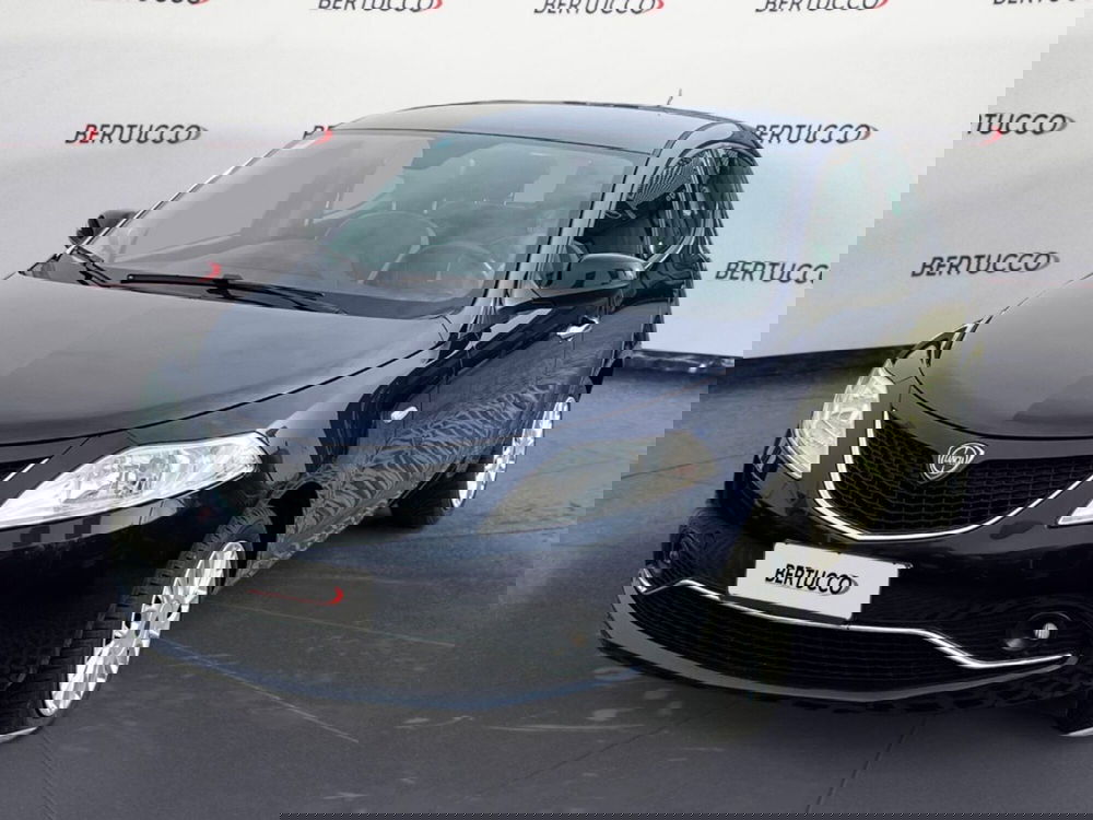 Lancia Ypsilon usata a Verona (2)