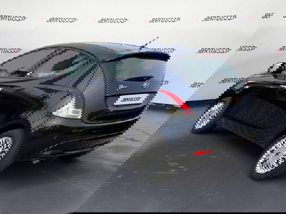 Lancia Ypsilon usata a Verona (3)