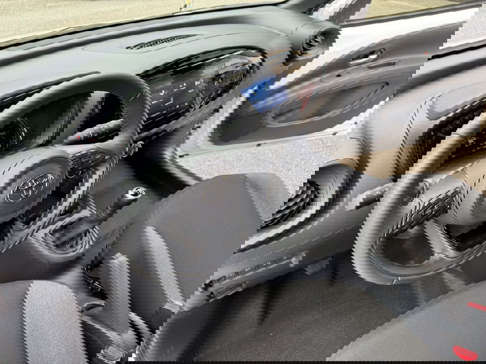 Toyota Aygo X usata a Como (10)