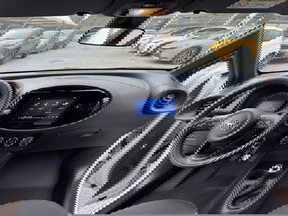 Toyota Aygo X usata a Como (8)