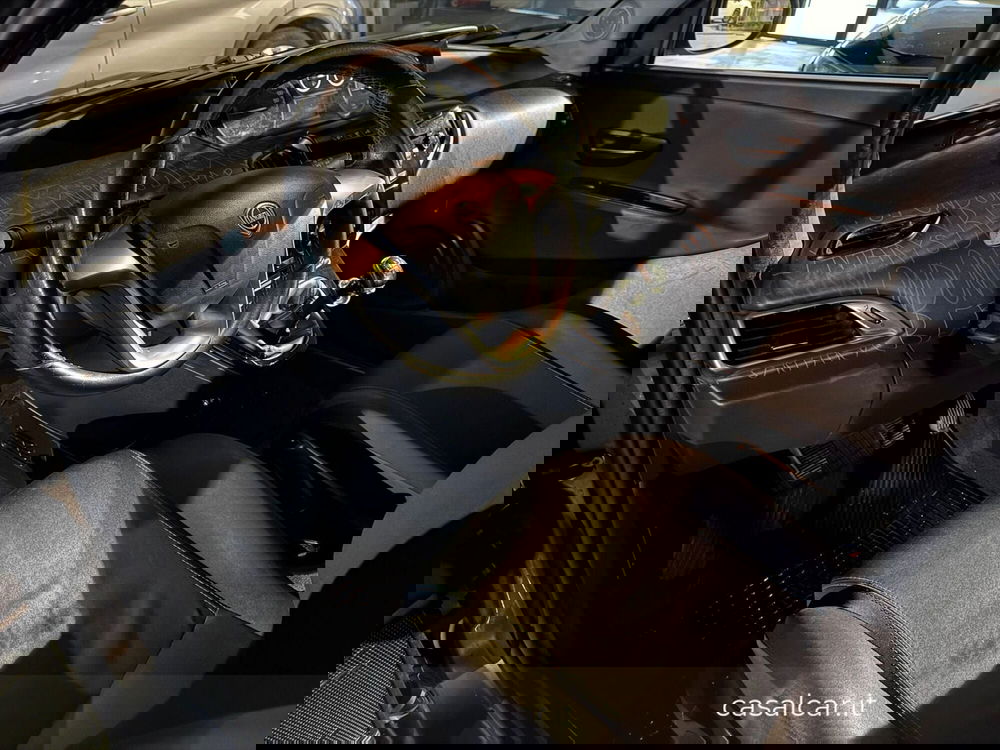 Lancia Ypsilon usata a Potenza (12)