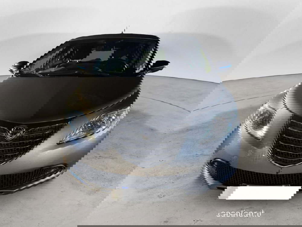 Lancia Ypsilon usata a Potenza (2)