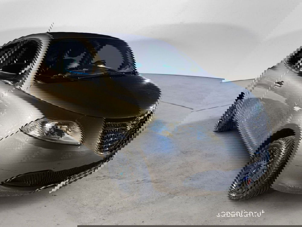 Lancia Ypsilon usata a Potenza (3)