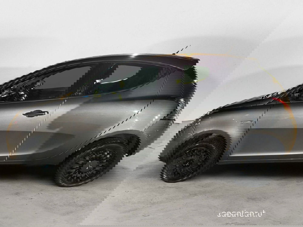 Lancia Ypsilon usata a Potenza (4)