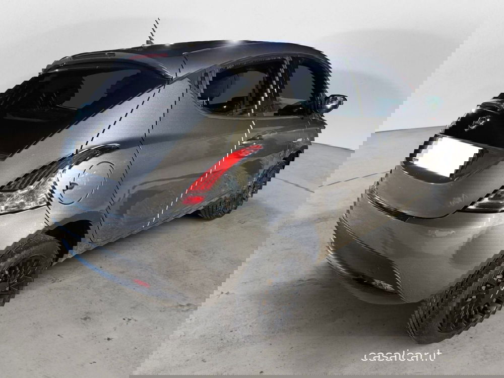 Lancia Ypsilon usata a Potenza (6)