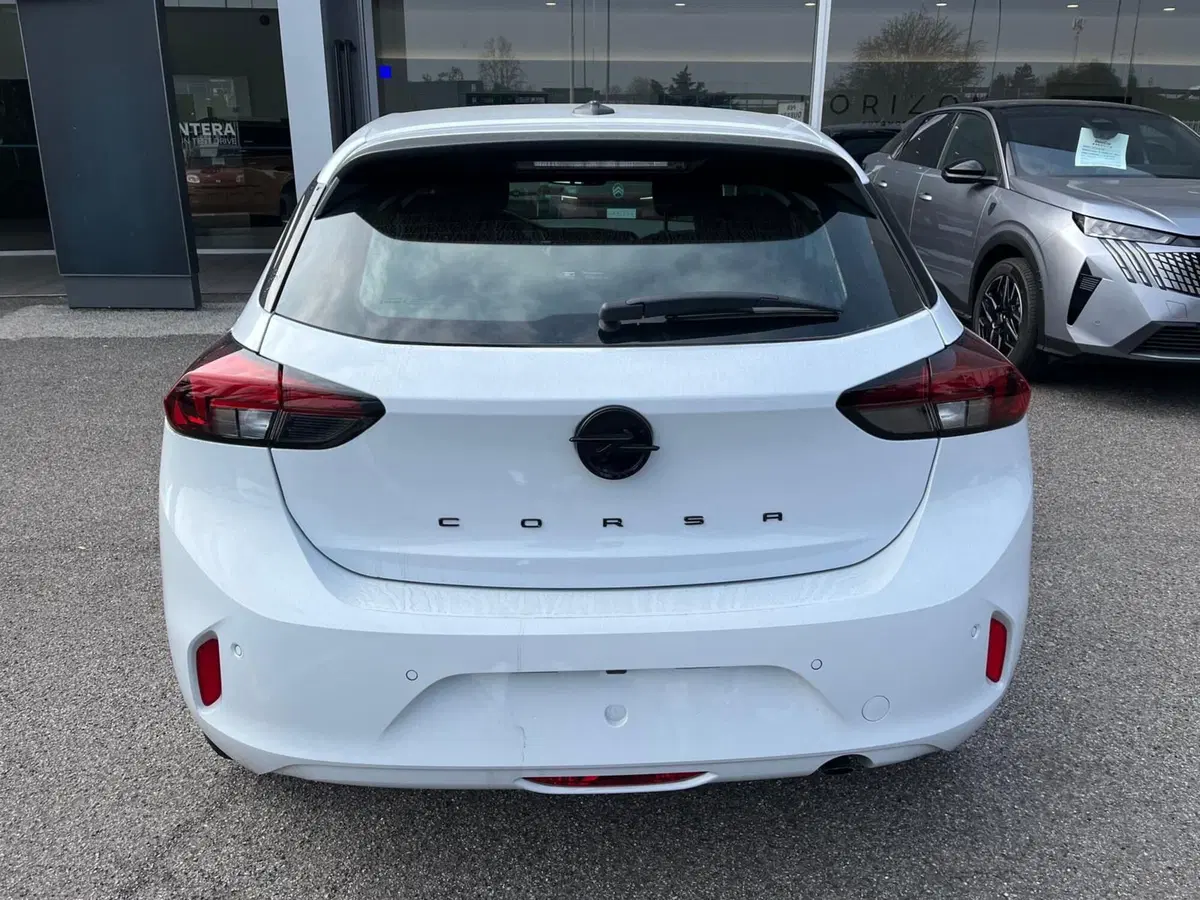 Opel Corsa nuova a Milano (10)