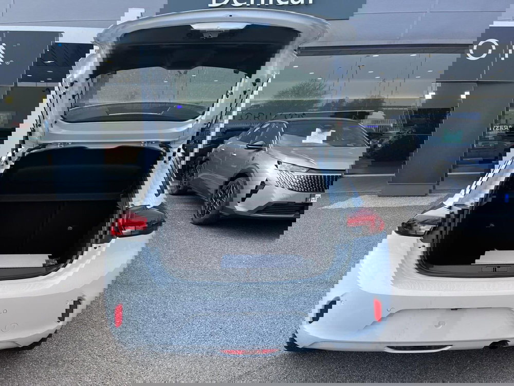 Opel Corsa nuova a Milano (11)