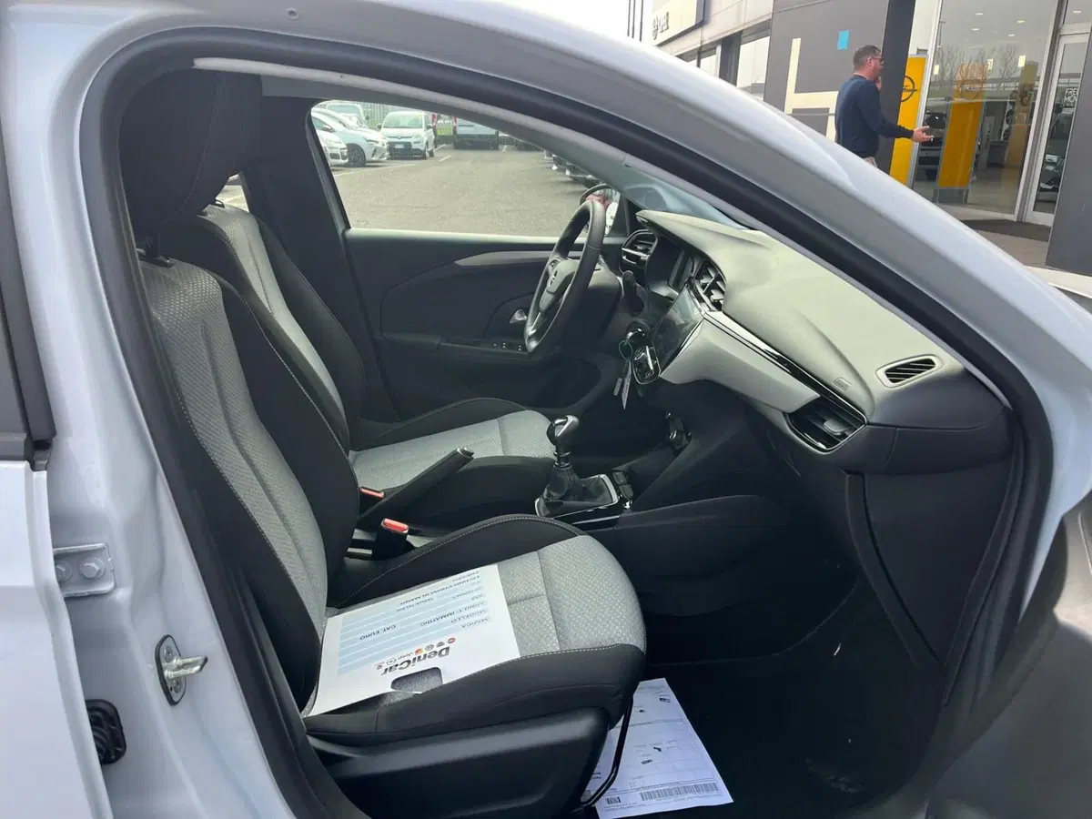 Opel Corsa nuova a Milano (14)