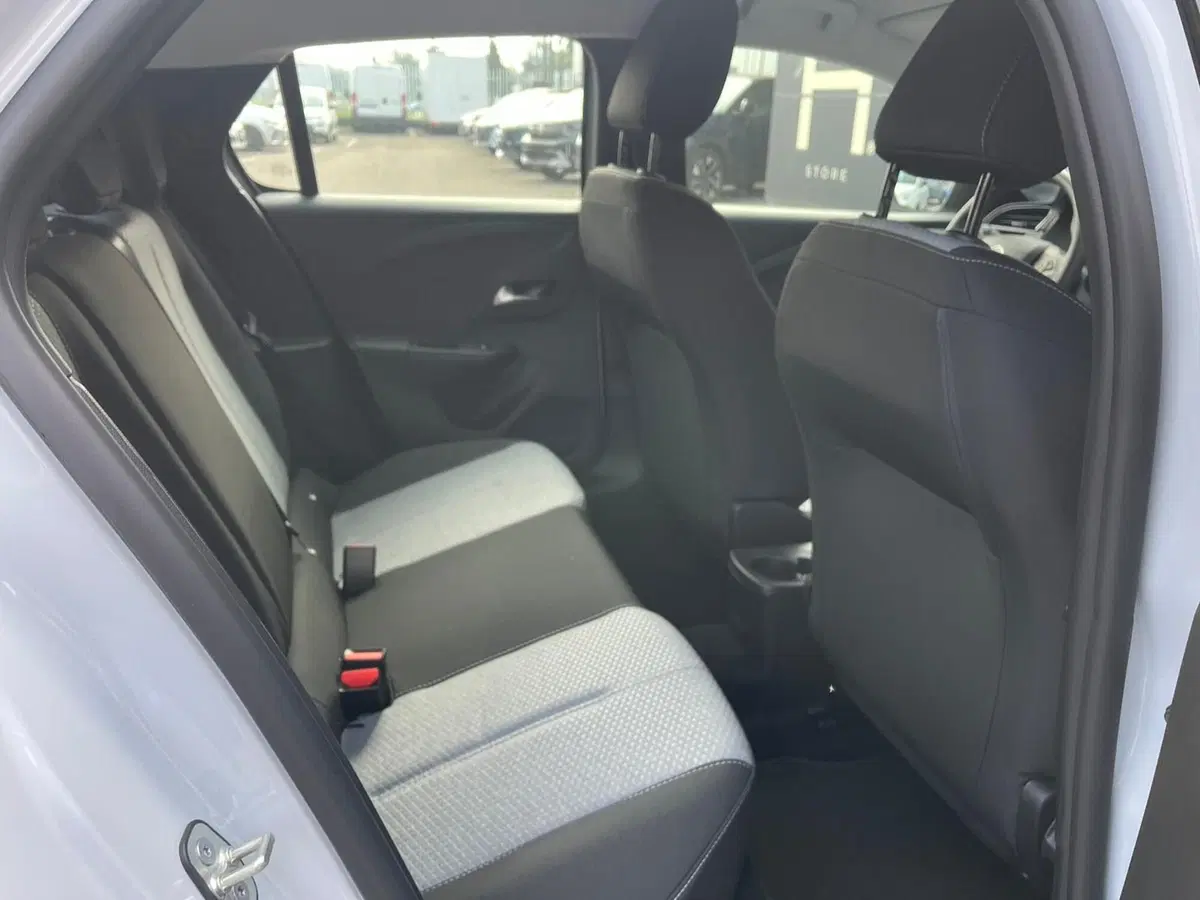 Opel Corsa nuova a Milano (15)