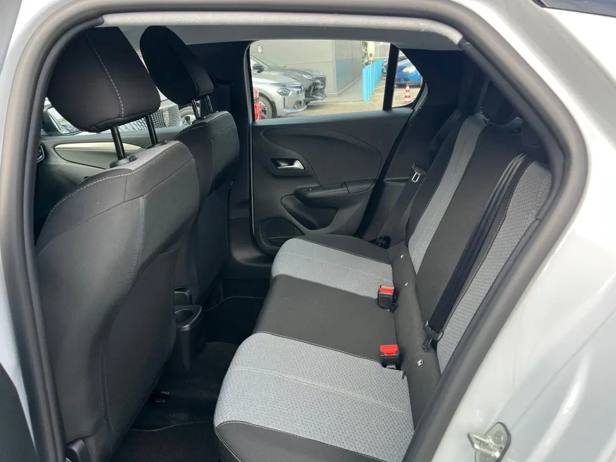 Opel Corsa nuova a Milano (16)