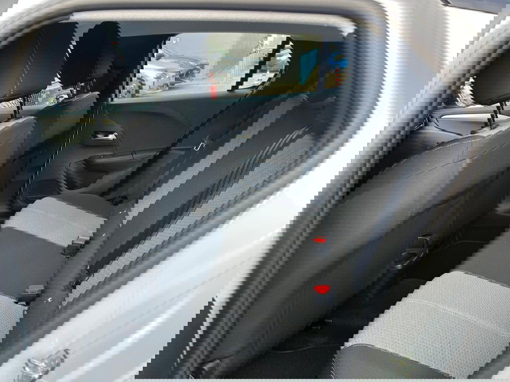 Opel Corsa nuova a Milano (16)