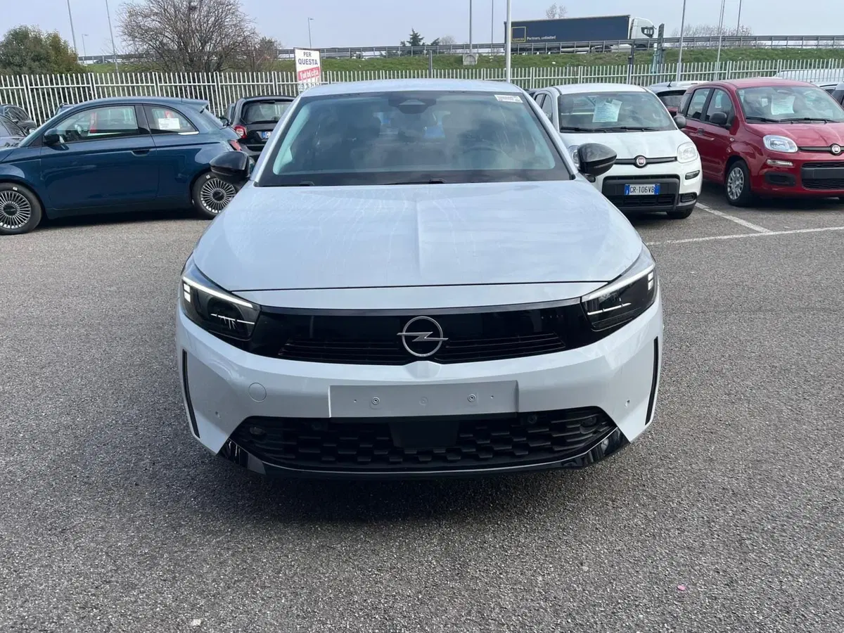 Opel Corsa nuova a Milano (2)