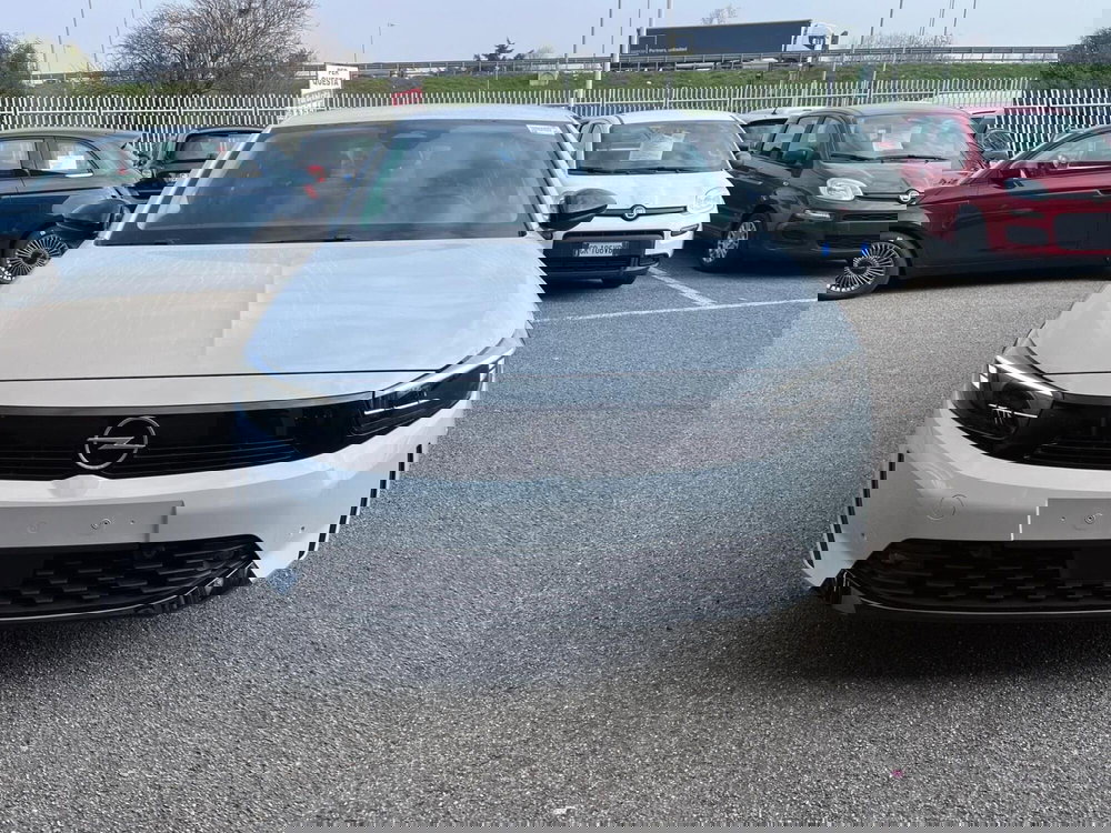 Opel Corsa nuova a Milano (2)