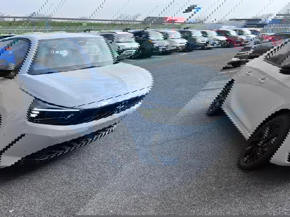 Opel Corsa nuova a Milano (3)