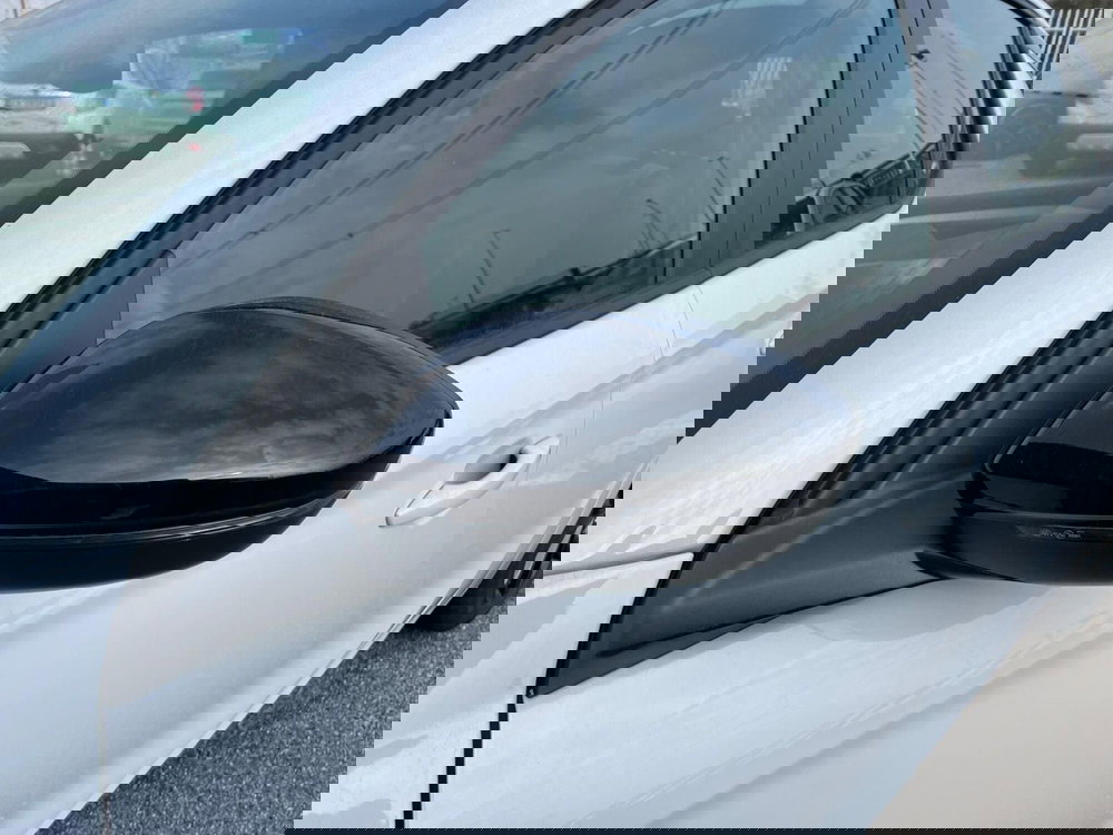 Opel Corsa nuova a Milano (4)