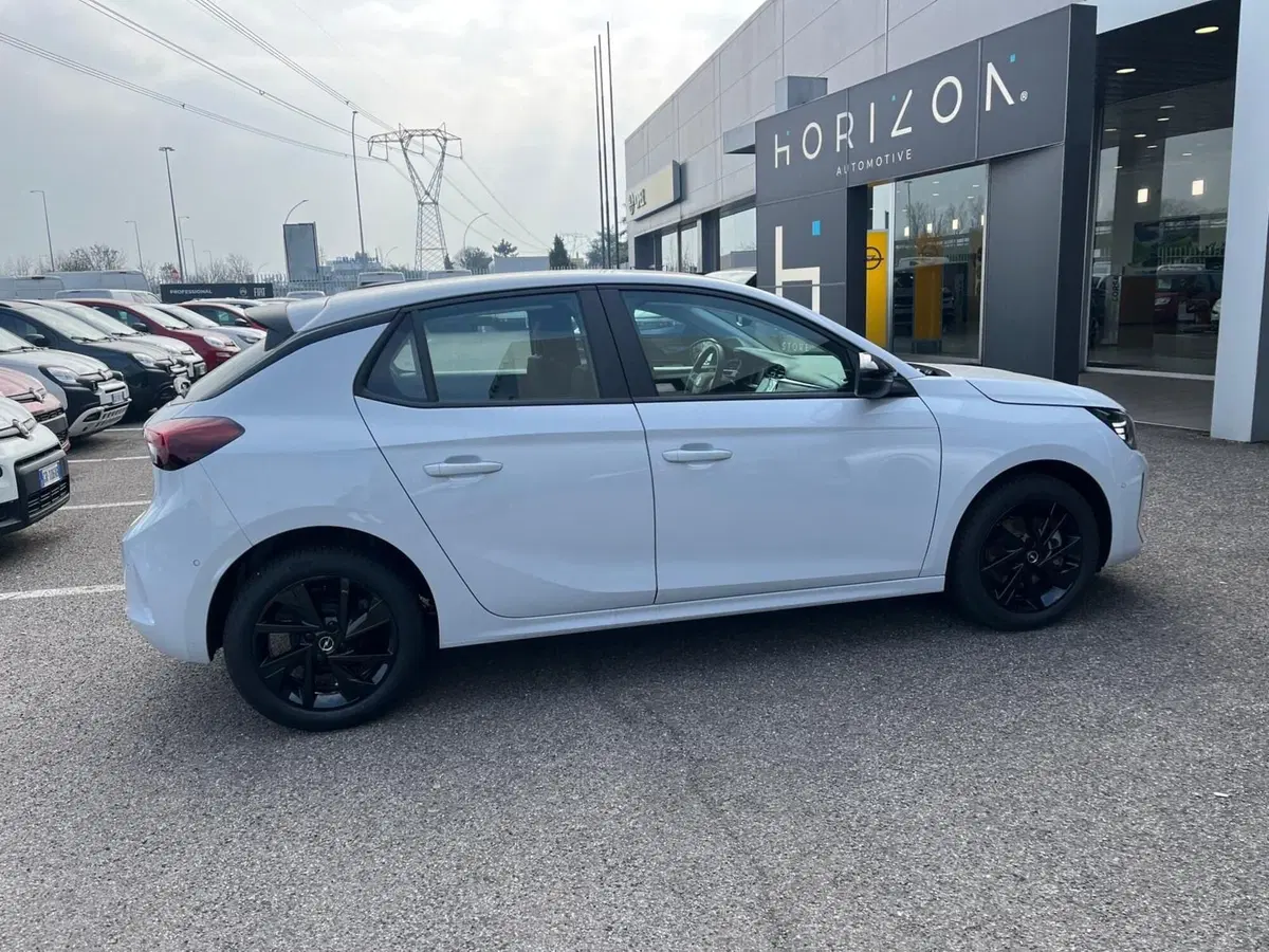 Opel Corsa nuova a Milano (5)