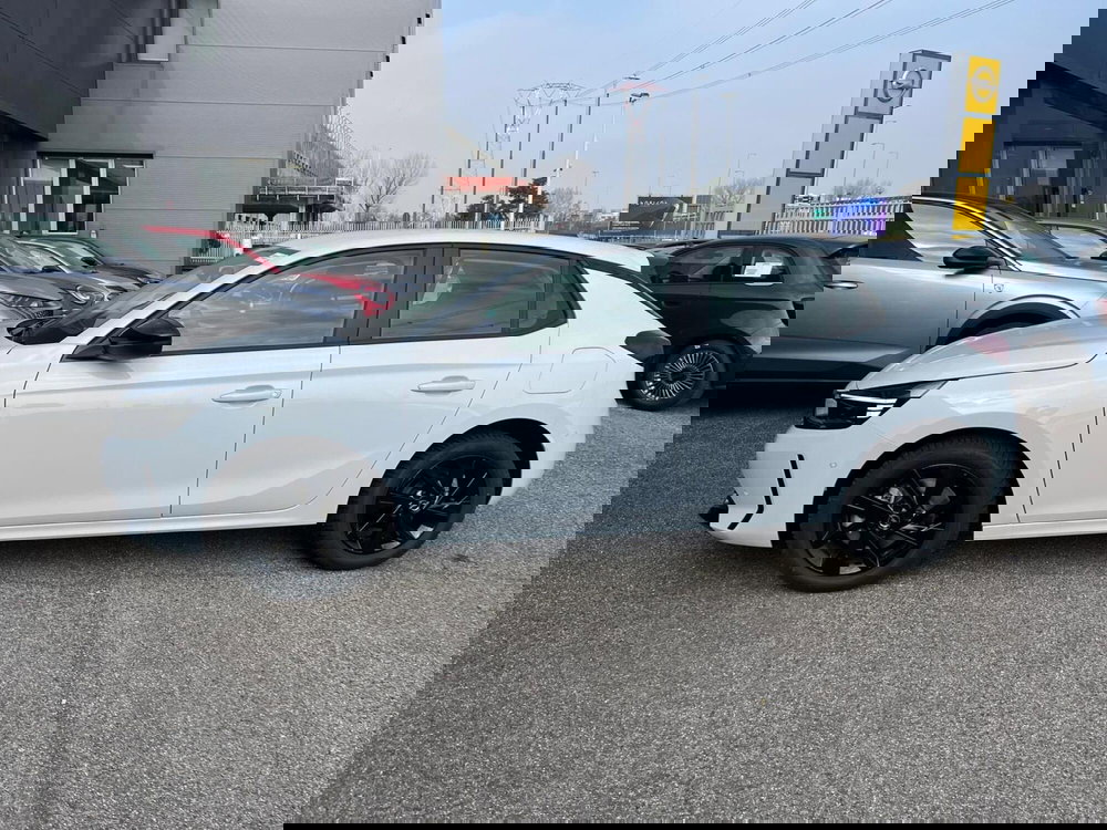 Opel Corsa nuova a Milano (6)