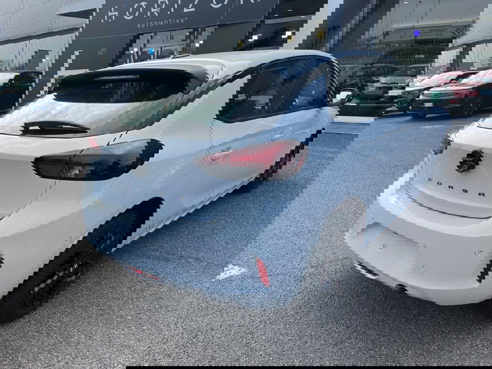 Opel Corsa nuova a Milano (8)