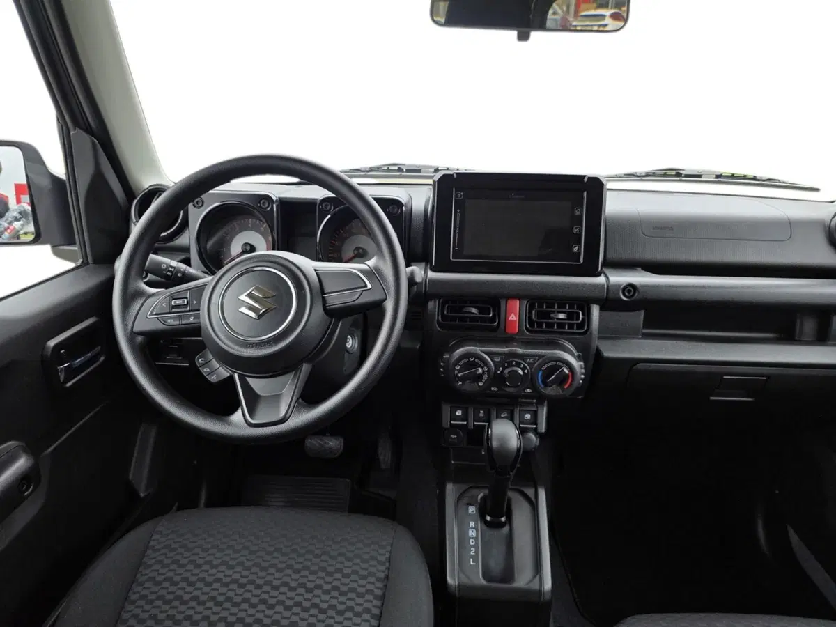 Suzuki Jimny nuova a Pistoia (10)