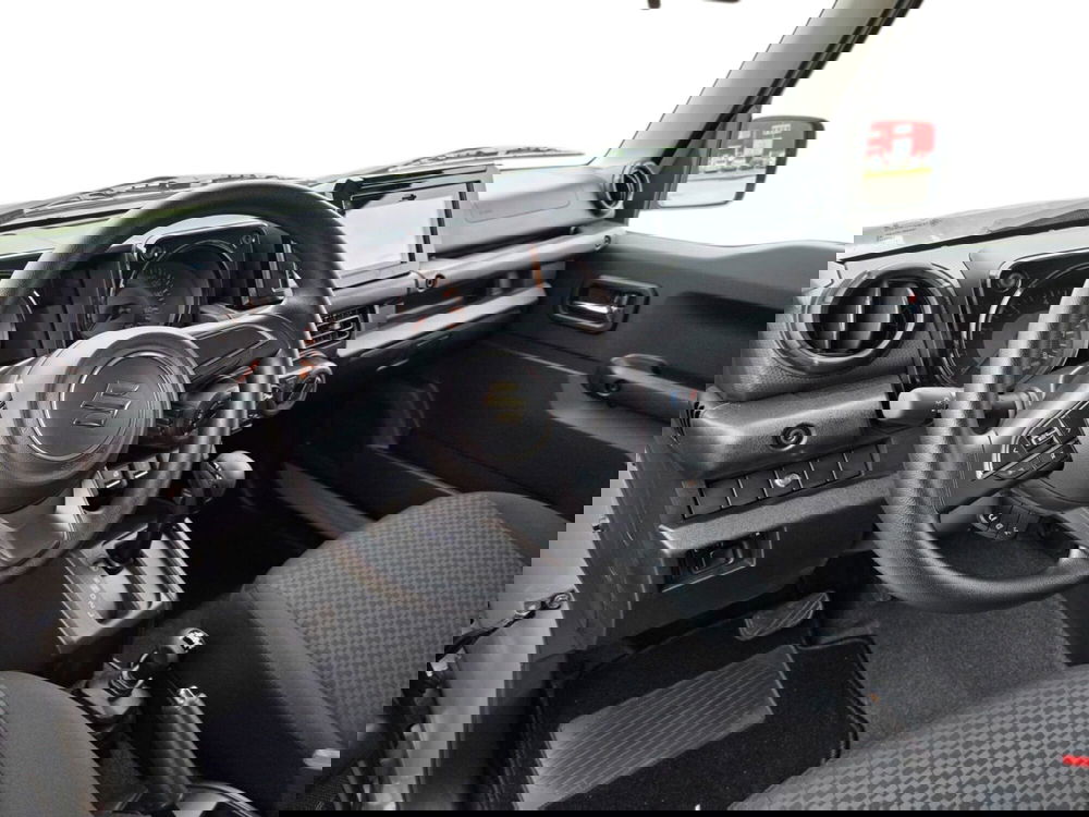 Suzuki Jimny nuova a Pistoia (12)