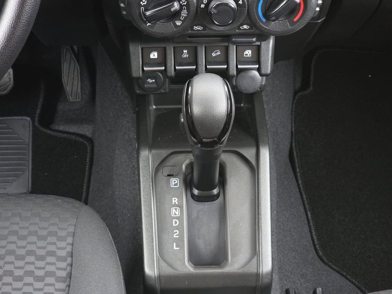 Suzuki Jimny nuova a Pistoia (13)