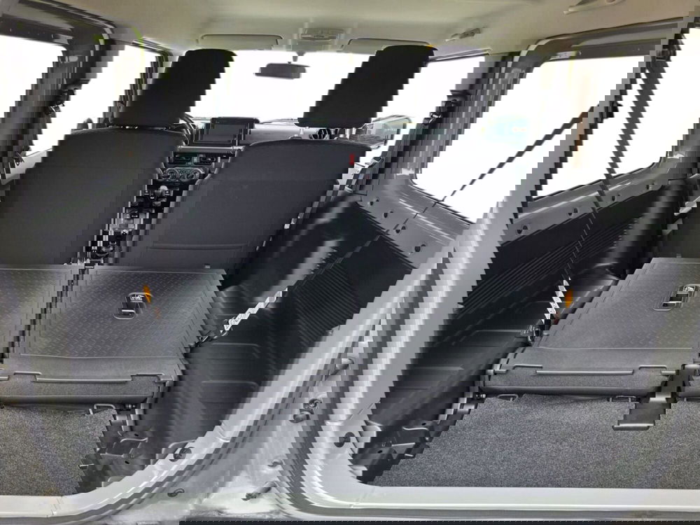Suzuki Jimny nuova a Pistoia (14)
