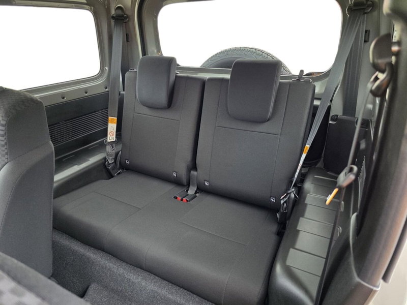 Suzuki Jimny nuova a Pistoia (16)