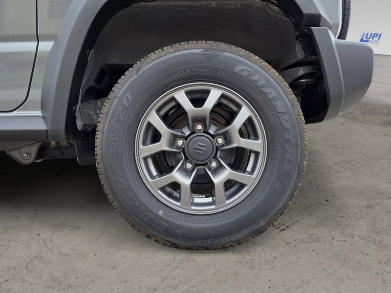 Suzuki Jimny nuova a Pistoia (17)