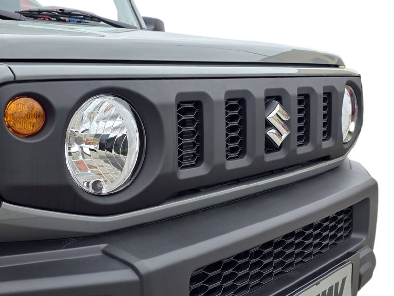 Suzuki Jimny nuova a Pistoia (9)