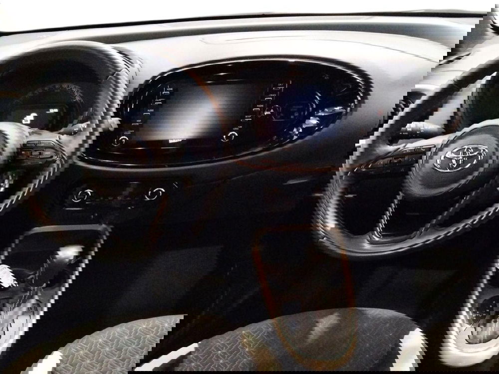 Toyota Aygo X usata a Roma (7)