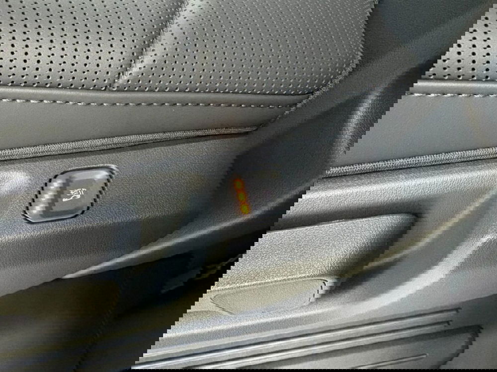 Kia PV5 nuova a Como (13)