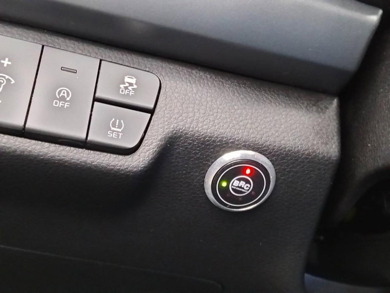 Kia Rio usata a Como (12)