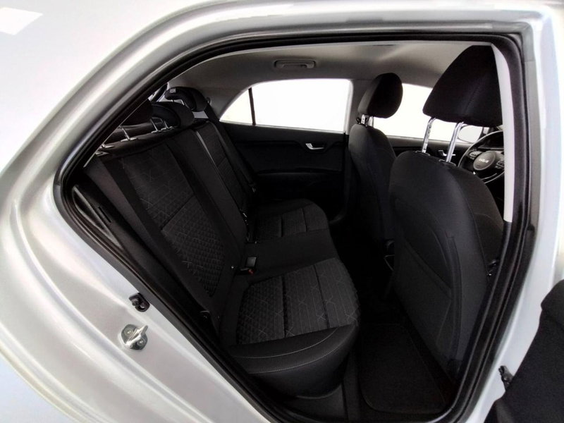 Kia Rio usata a Como (5)