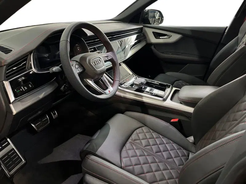 Audi Q8 nuova a Bari (10)