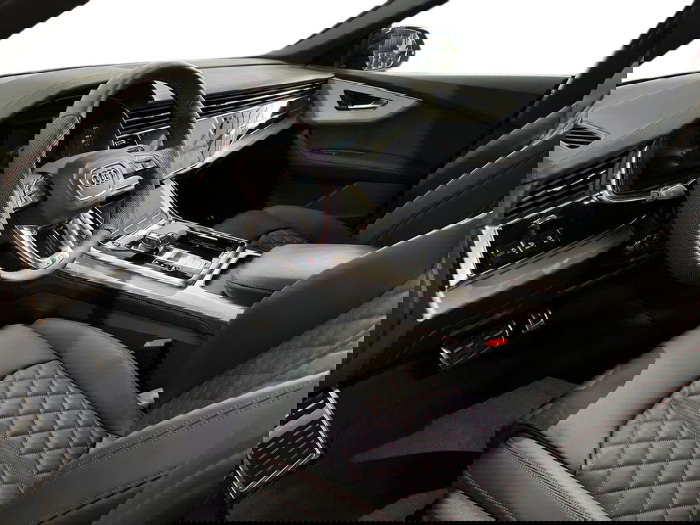 Audi Q8 nuova a Bari (10)