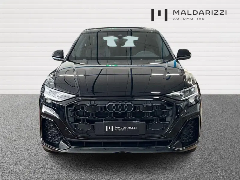 Audi Q8 nuova a Bari (2)