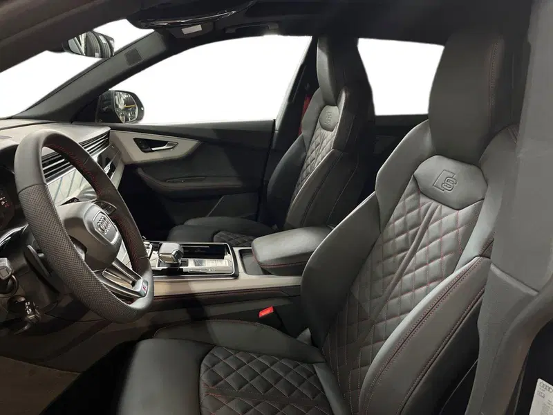 Audi Q8 nuova a Bari (7)