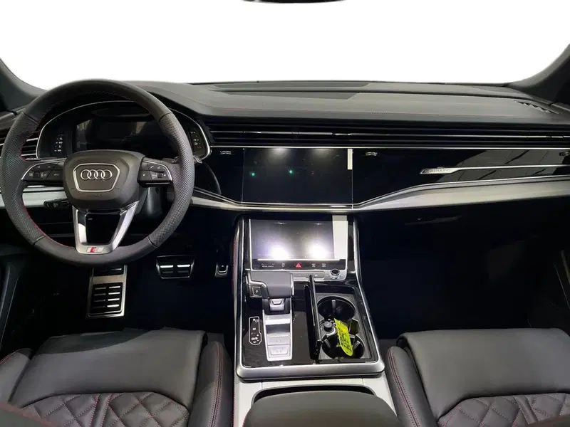 Audi Q8 nuova a Bari (8)
