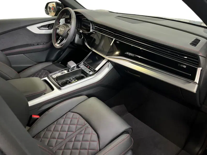 Audi Q8 nuova a Bari (9)