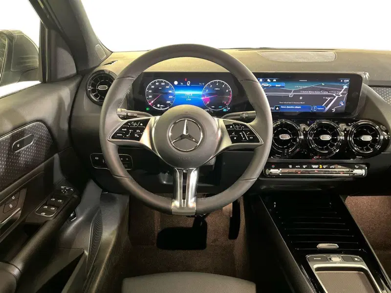 Mercedes-Benz GLA SUV usata a Milano (11)