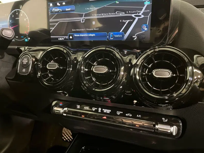 Mercedes-Benz GLA SUV usata a Milano (14)