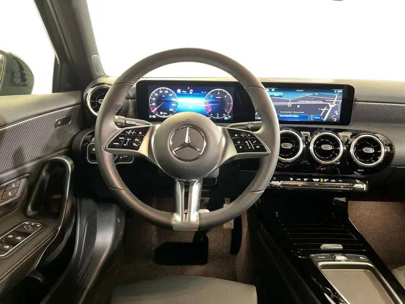 Mercedes-Benz Classe A usata a Milano (11)