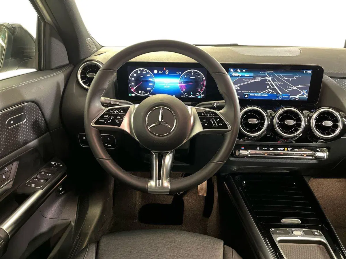 Mercedes-Benz GLA SUV usata a Milano (11)