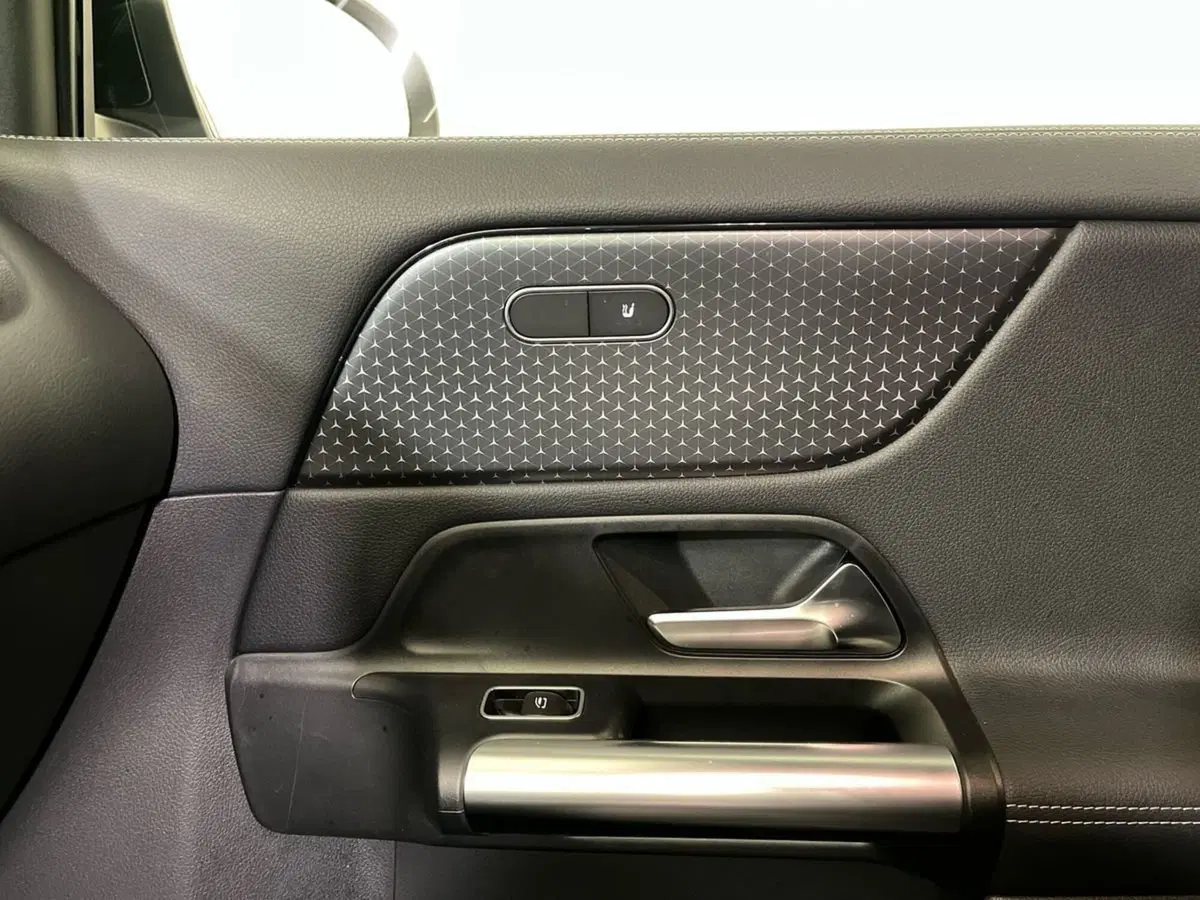 Mercedes-Benz GLA SUV usata a Milano (18)