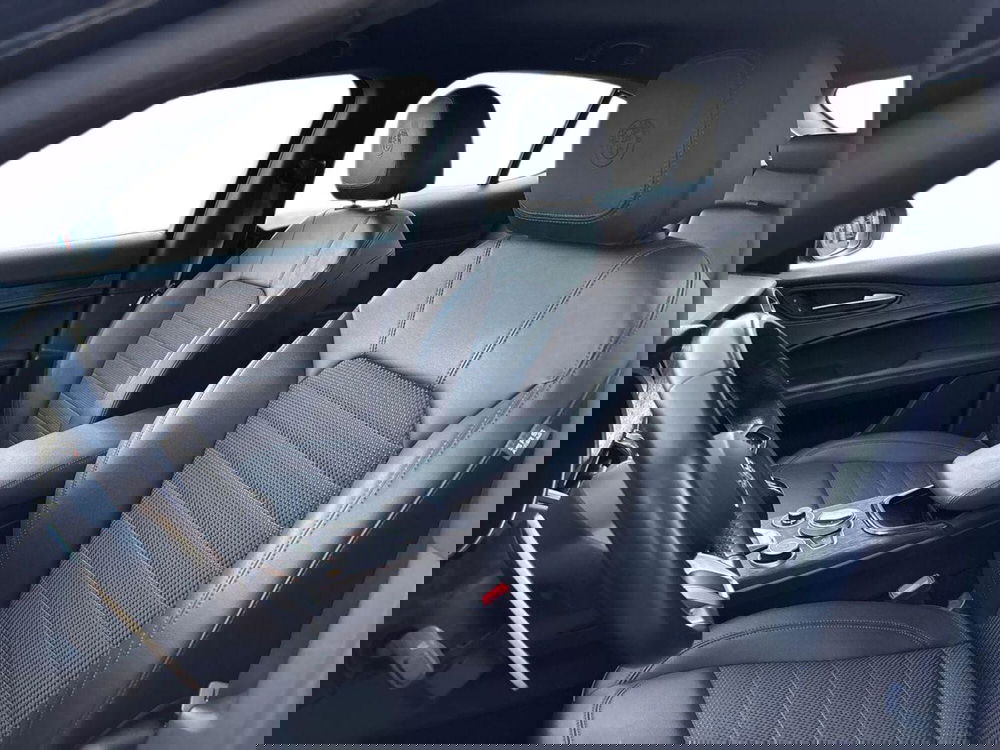 Alfa Romeo Stelvio usata a Pescara (11)