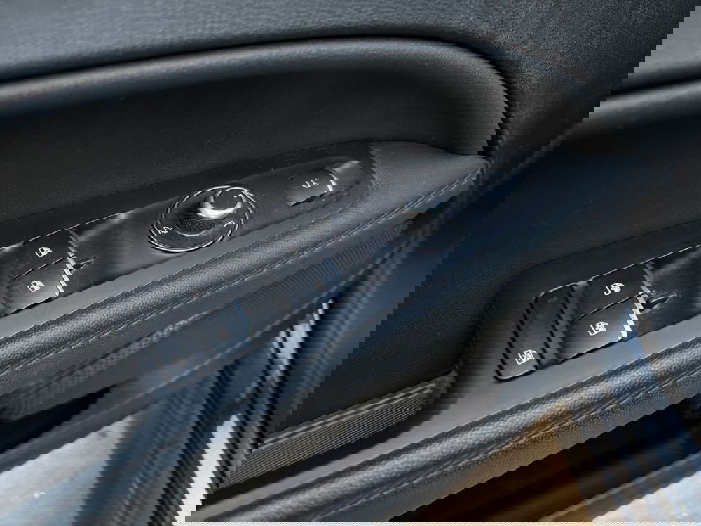 Alfa Romeo Stelvio usata a Pescara (12)